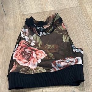 Black ribbed flower five dancewear top. High neck.
